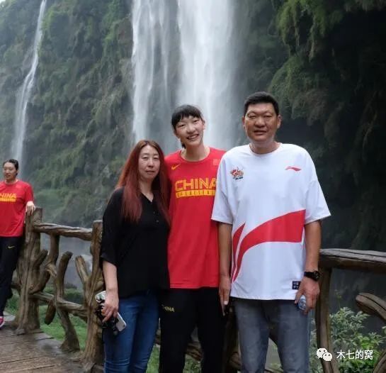 床上妖物的她