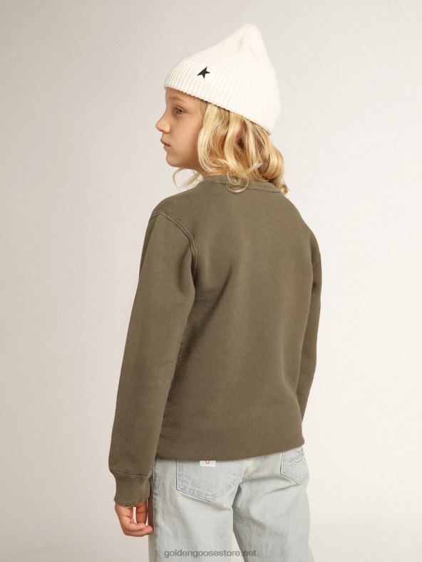 lapsed ahastuses oliiviroheline dressipluus, mille esiküljel on kuldne kiri B6B0T890