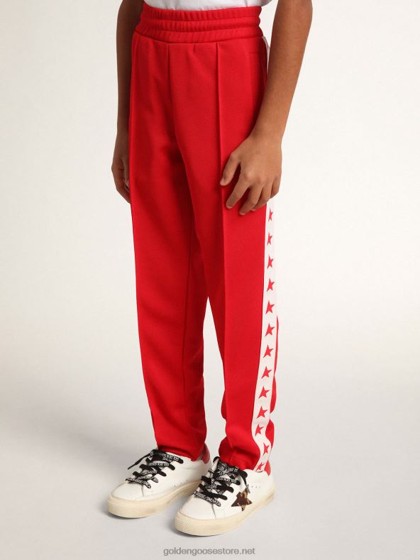 lapsed punased sörkijad, mille külgedel on tähedGolden Goose B6B0T882