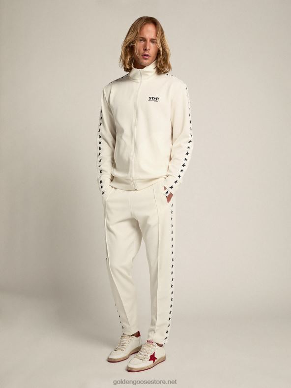 mehed valged jooksjad, mille külgedel on mustad tähedGolden Goose B6B0T742