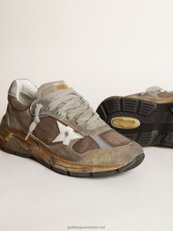 mehed dad-star tossud tuvihallist võrgust ja seemisnahast valge nahktähegaGolden Goose B6B0T557