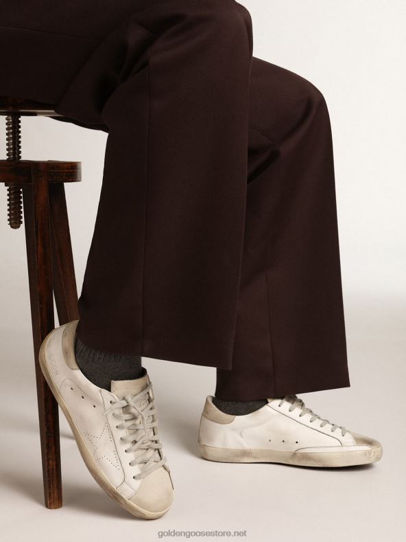 mehed super-staar tossud perforeeritud tähe ja jäähalli nubukivärvi kontsagaGolden Goose B6B0T512