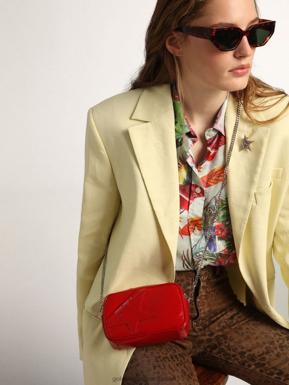 naised minitähtekott punasest lakknahast koos toon-toonis tähegaGolden Goose B6B0T470