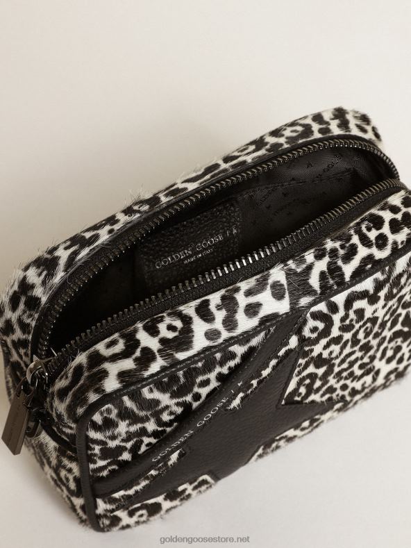 naised musta ja valge leopardimustriga poni nahast minitähtekott musta nahast tähegaGolden Goose B6B0T459