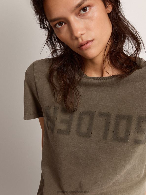 naised oliiviroheline tavalise istumisega t-särk, mille esiküljel on kuldne kiri B6B0T1051