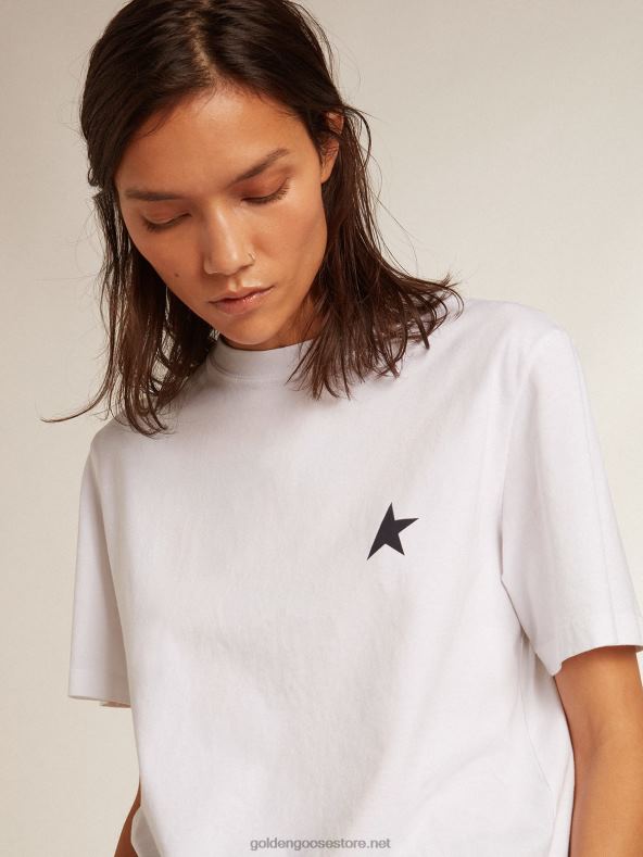 naised valge t-särk, mille ees on tumesinine tähtGolden Goose B6B0T925