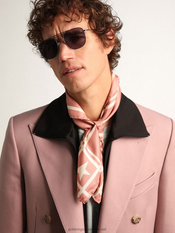 naised vana-roosi värvi kollektsioonisall kontrastsete valgete tähtede ja triipudegaGolden Goose B6B0T294