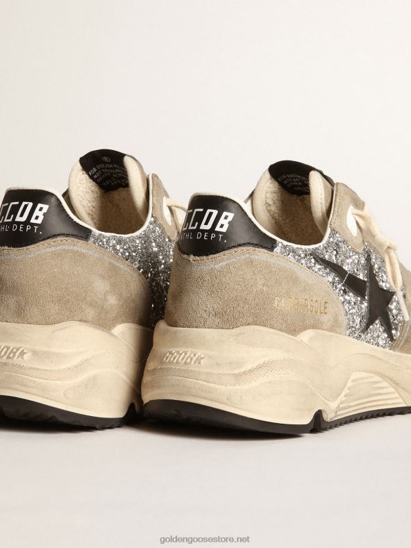 naised hõbedase säraga ja tuvihallist seemisnahast musta nahatähega jooksutallaga tossudGolden Goose B6B0T82