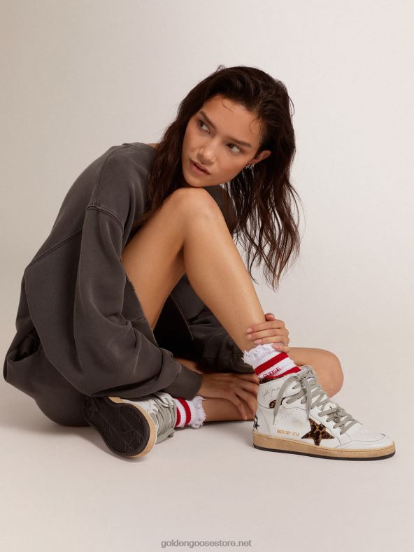 naised sky-star tossud, millel on signatuur pahkluul ja leopardimustrilised poni nahast sisetükidGolden Goose B6B0T55