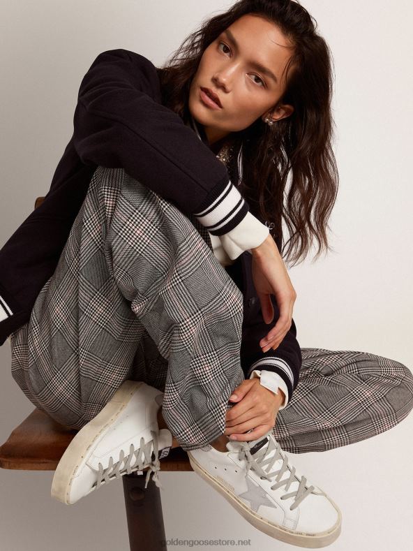 naised hi star tossud hõbedase kontsagaGolden Goose B6B0T93